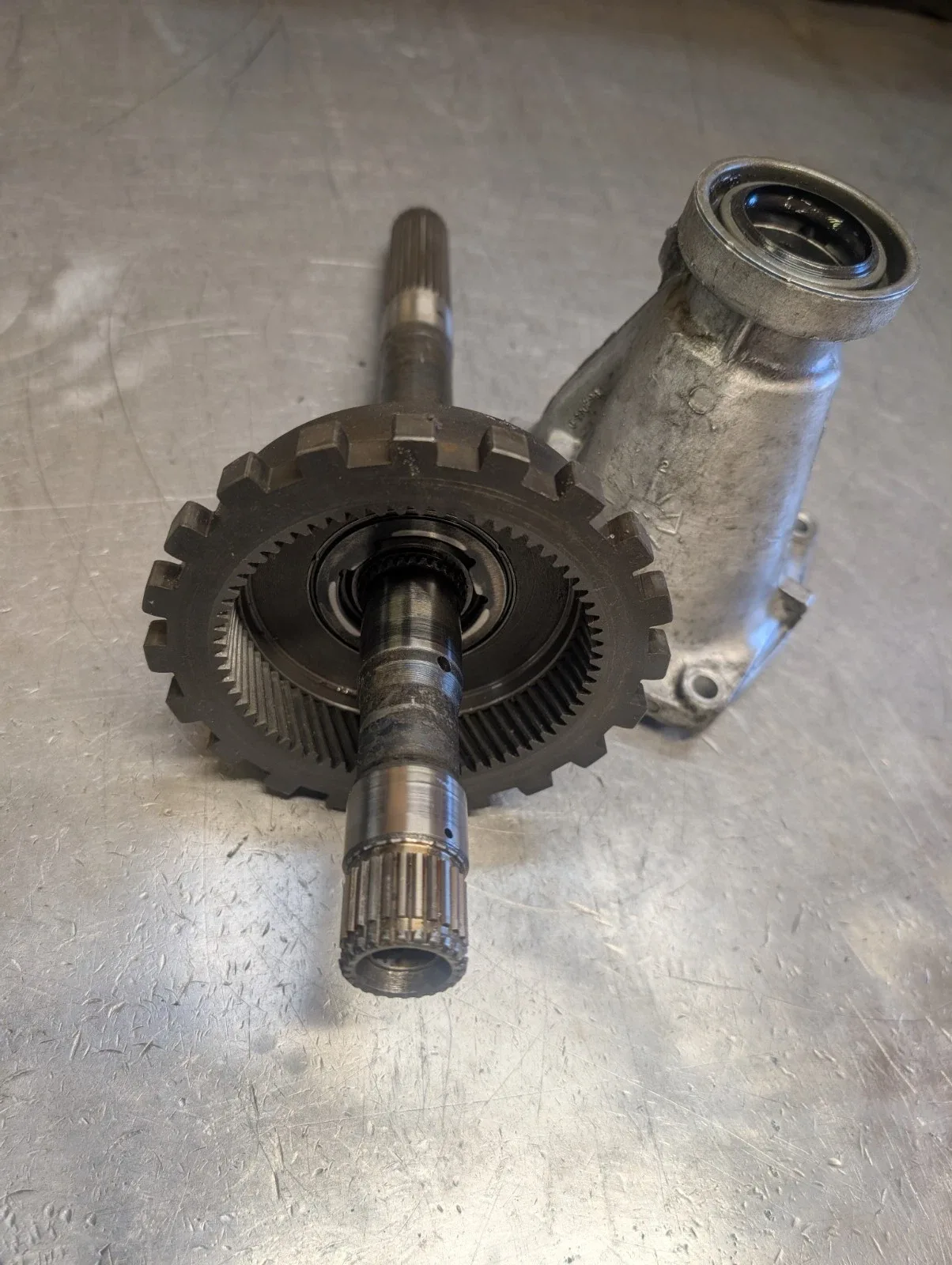 th350 short ouput shaft and tail housing 6 inch 2x4 image 3