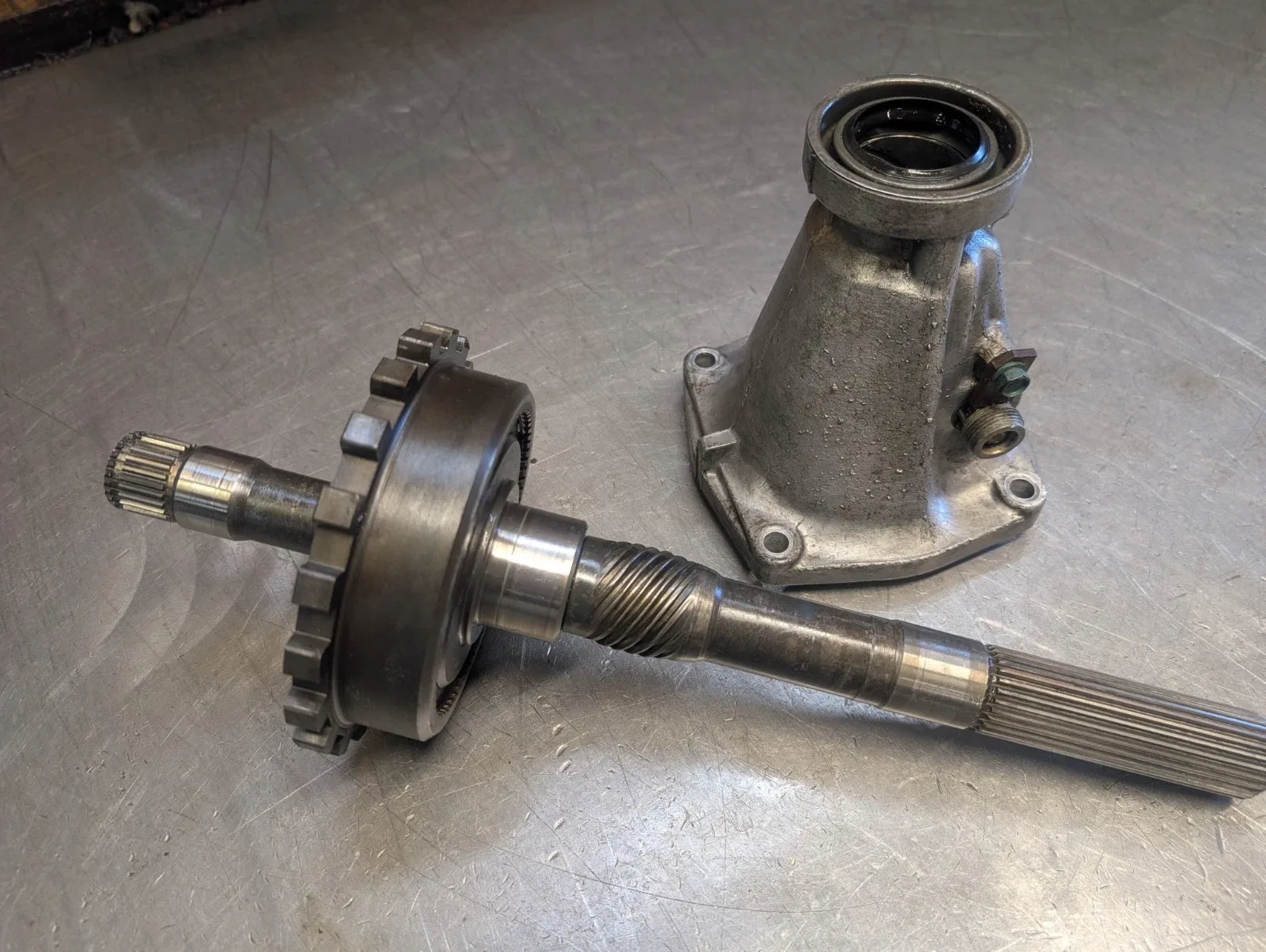th350 short ouput shaft and tail housing 6 inch 2x4