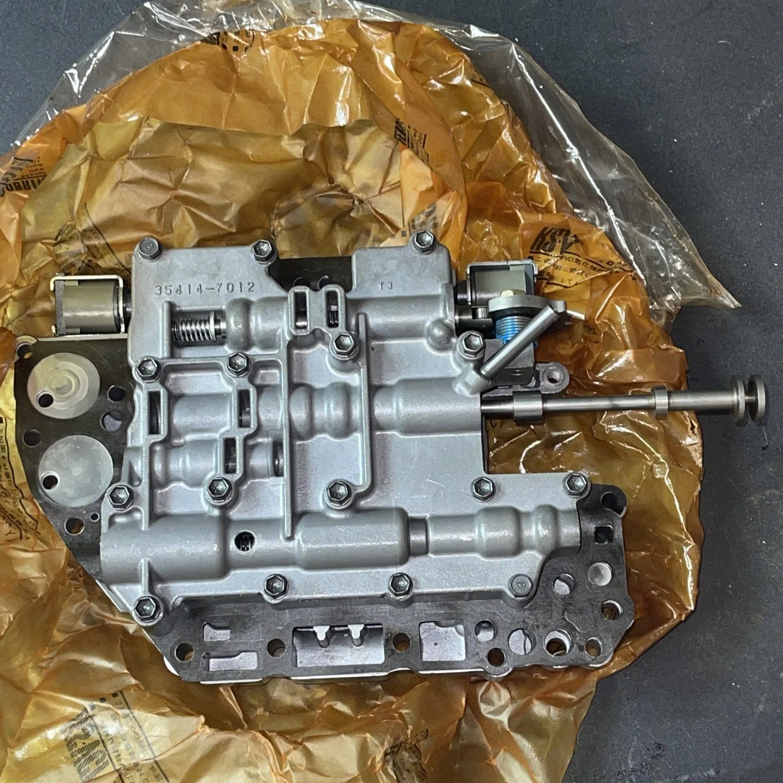 NOS OEM GM Suzuki Toyota AW-A2F-71 Valve Body Assembly 35414 35411-7010 ATF-AW2 image 4