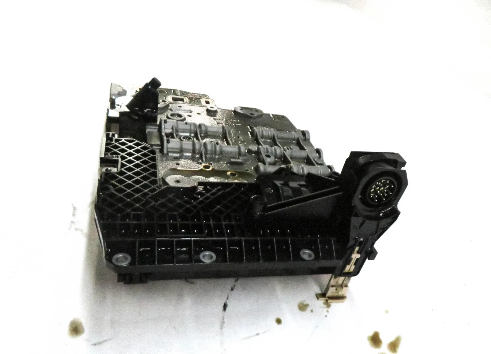 2006-2009 RANGE ROVER SPORT (L320 L322) 4.2L 6HP-26 A/T TRANSMISSION VALVE BODY image 4