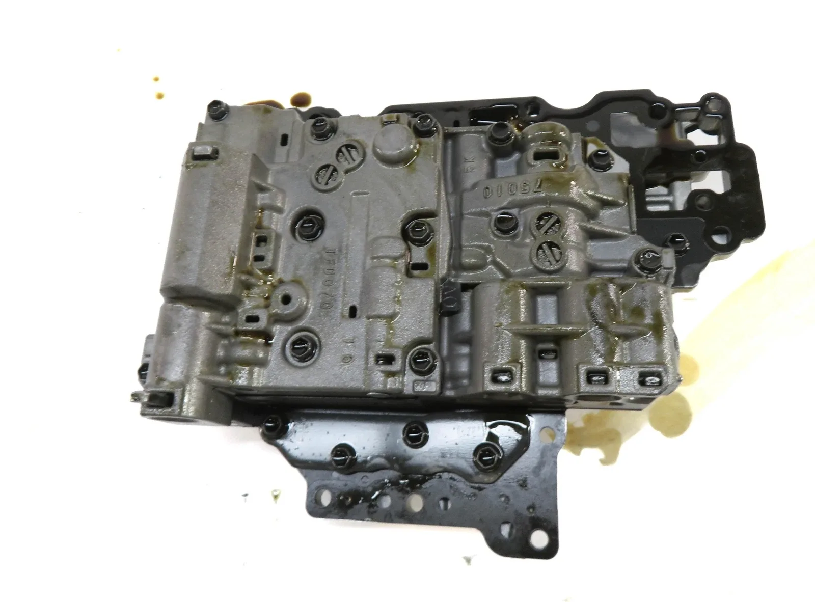 2012-2015 Land Rover LR2 / Range Rover Evoque (L538) Transmission Valve Body image 4