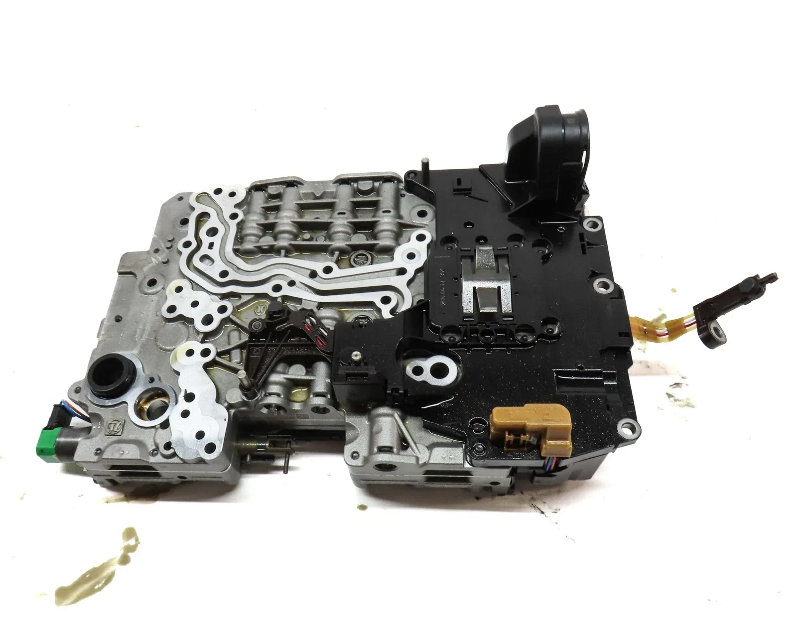 BMW 2012 528i / 2013 328i X3 - 2.0L AWD 8HP-45 A/T TRANSMISSION VALVE BODY image 2