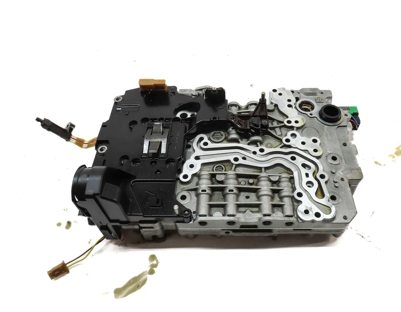 BMW 2012 528i / 2013 328i X3 - 2.0L AWD 8HP-45 A/T TRANSMISSION VALVE BODY image 4