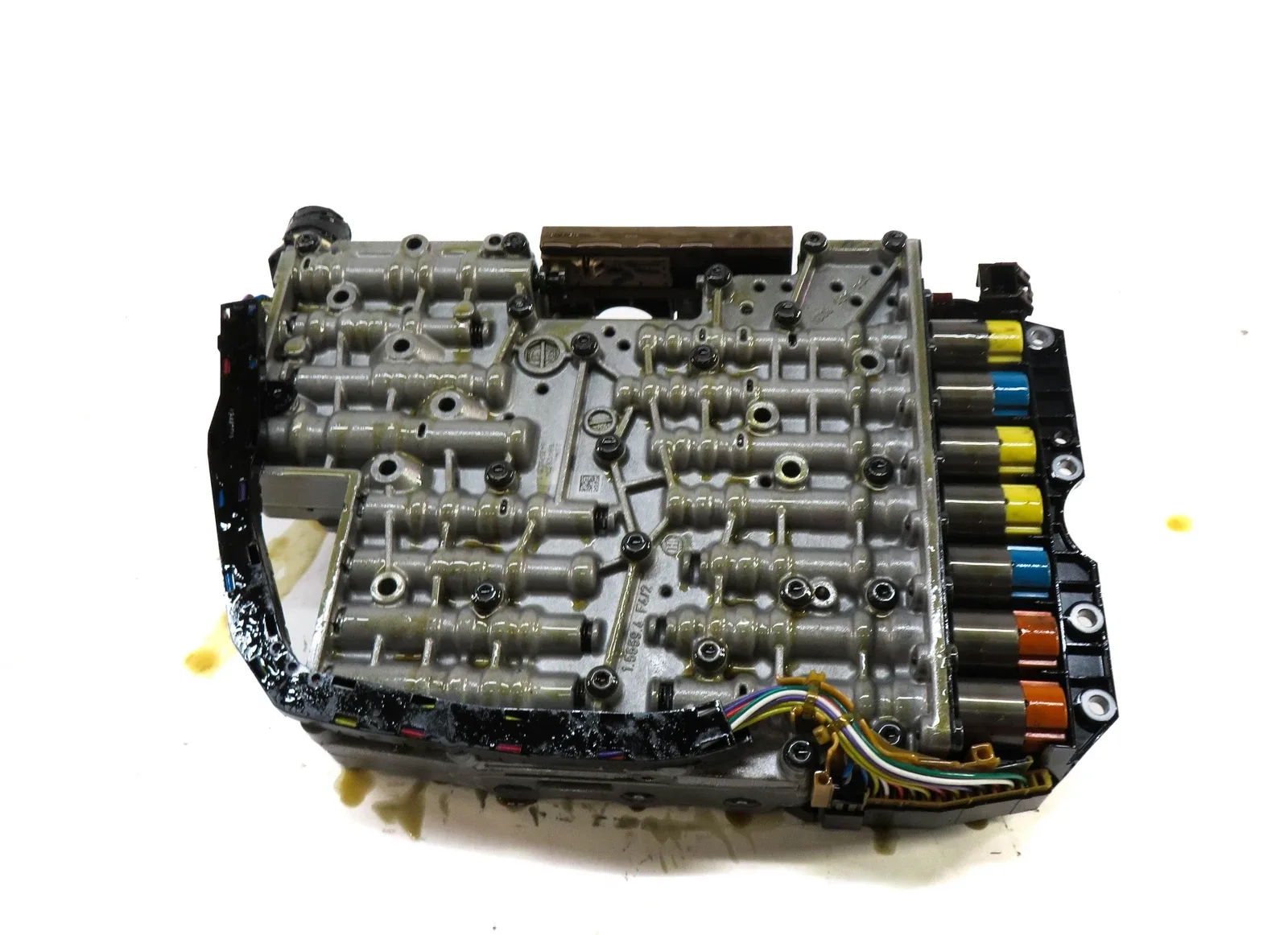 2009-2012 Audi Q5 Valve Body w/ Mechatronic 6-Speed (KGE) - 8R0927158F image 4