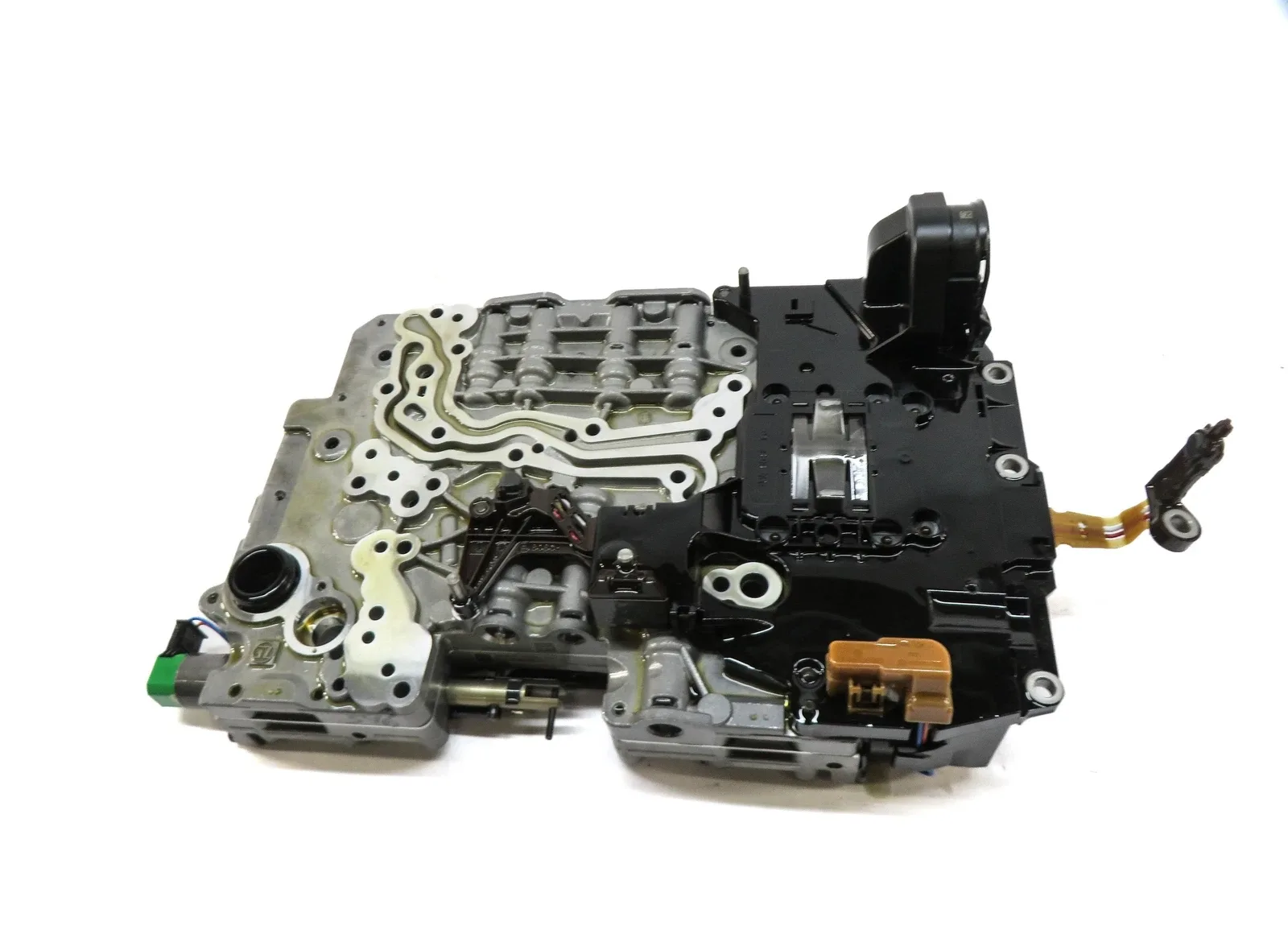 2010-2013 BMW 550i 550iGT (F07 F10) X-DRIVE AWD - 8HP70 TRANSMISSION VALVE BODY image 2