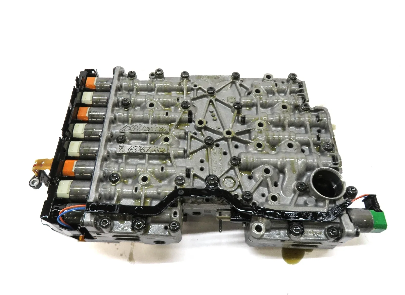 2010-2013 BMW 550i 550iGT (F07 F10) X-DRIVE AWD - 8HP70 TRANSMISSION VALVE BODY image 4