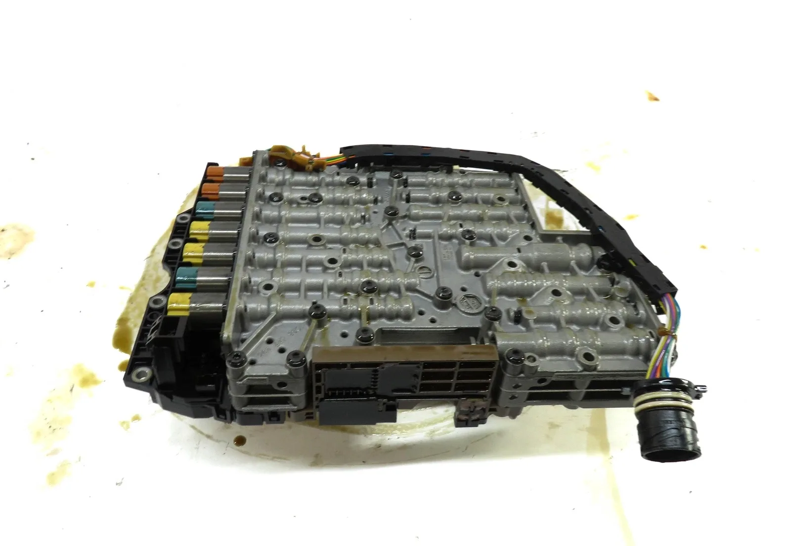 10-11 AUDI A5 S5 (B8 8T) 2.0L / 4.2L - AWD QUATTRO 6spd TRANSMISSION VALVE BODY image 4