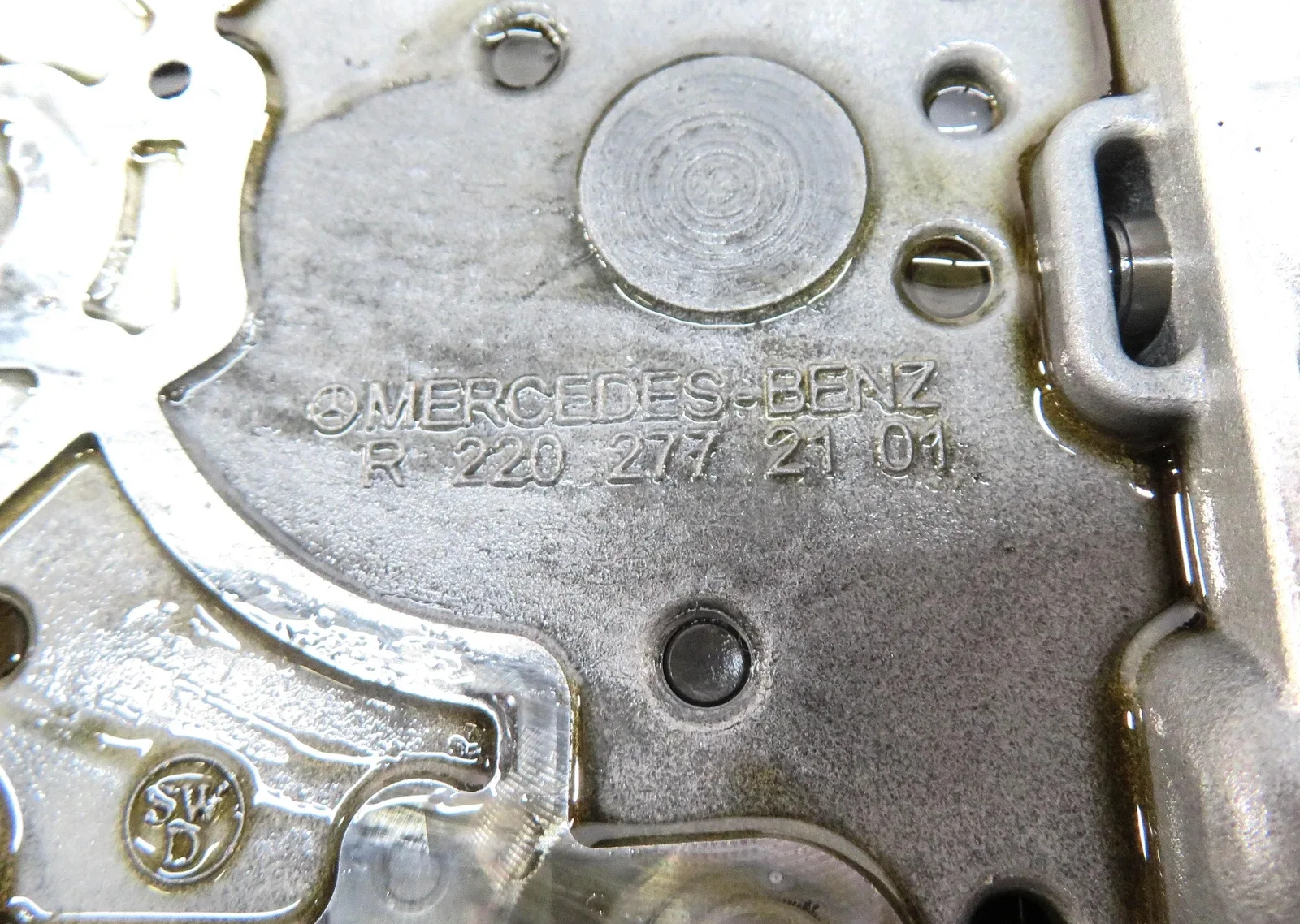 2012-2015 Mercedes C250/C350 & SLK250/SLK350 Transmission Valve Body Block MPN 212270016080 image 4