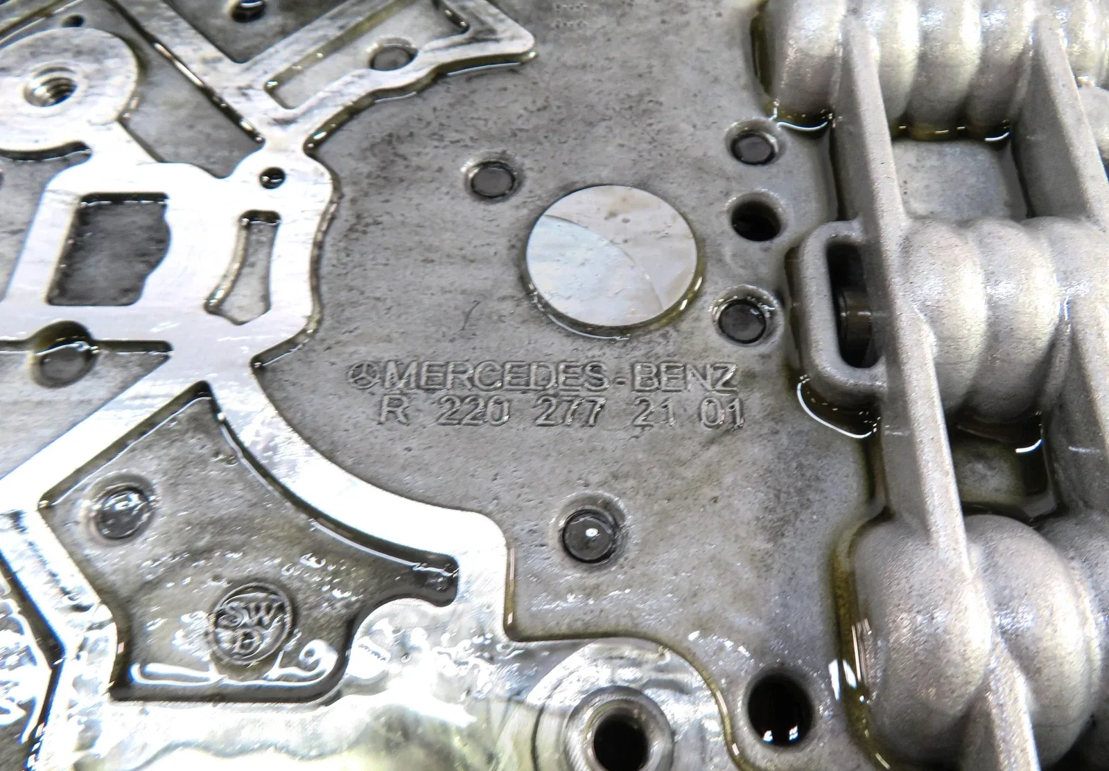 12-17 MB C350 E350 GLE350 GLK350 ML350 R350 SLK350 722.9 TRANSMISSION VALVE BODY image 4