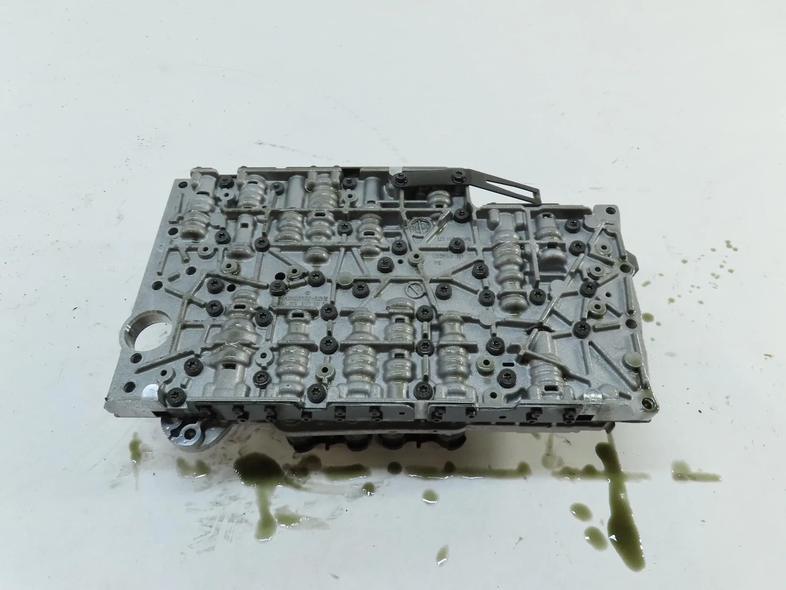 2014-2016 Mercedes E‑Class (W207/W212) RWD 722.9 Transmission Valve Body & Conductor Plate - 2202702306 image 3