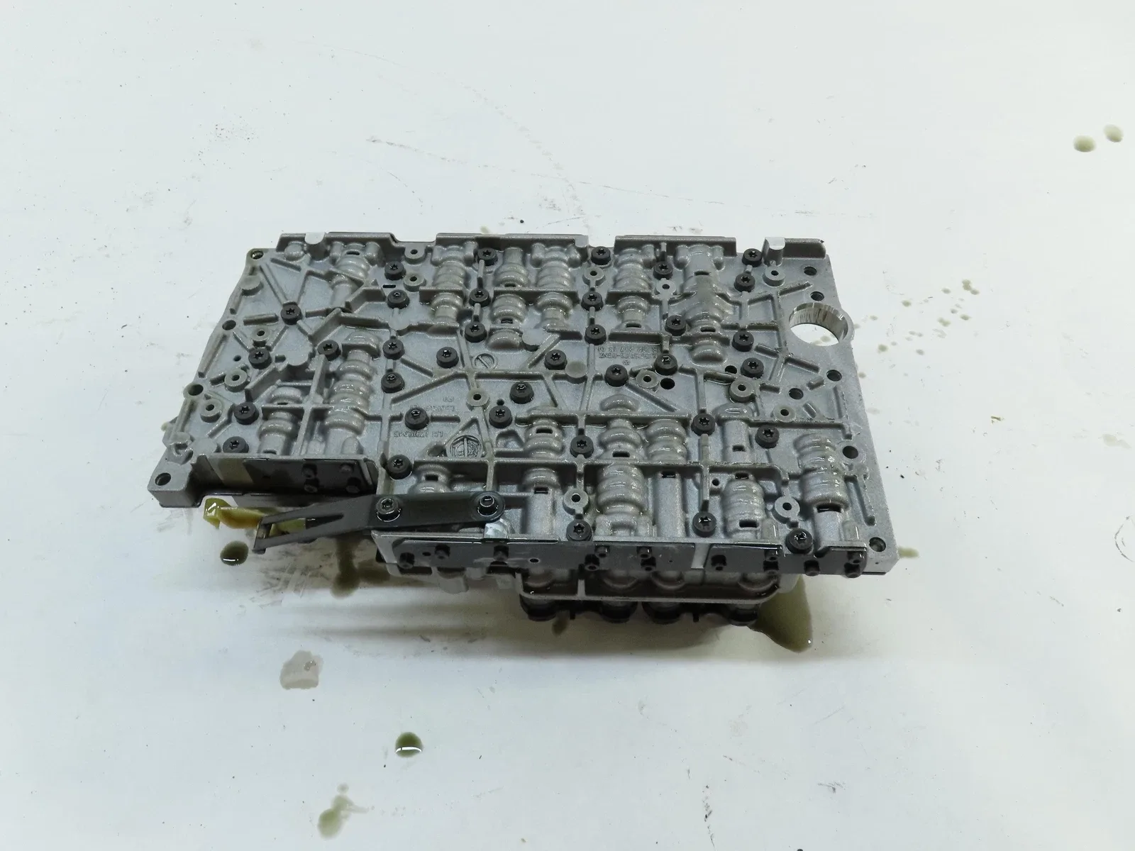 2014-2016 Mercedes E‑Class (W207/W212) RWD 722.9 Transmission Valve Body & Conductor Plate - 2202702306 image 4