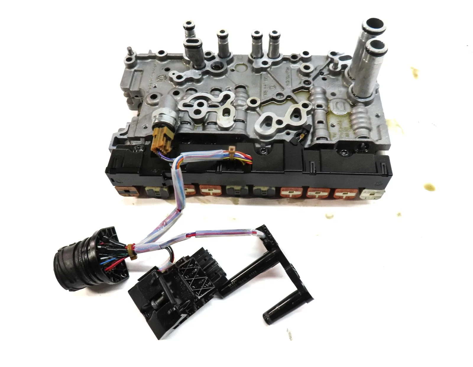 2014-2017 Land Rover Range Rover Evoque / Discovery Sport Transmission Valve Body LR057844 image 4