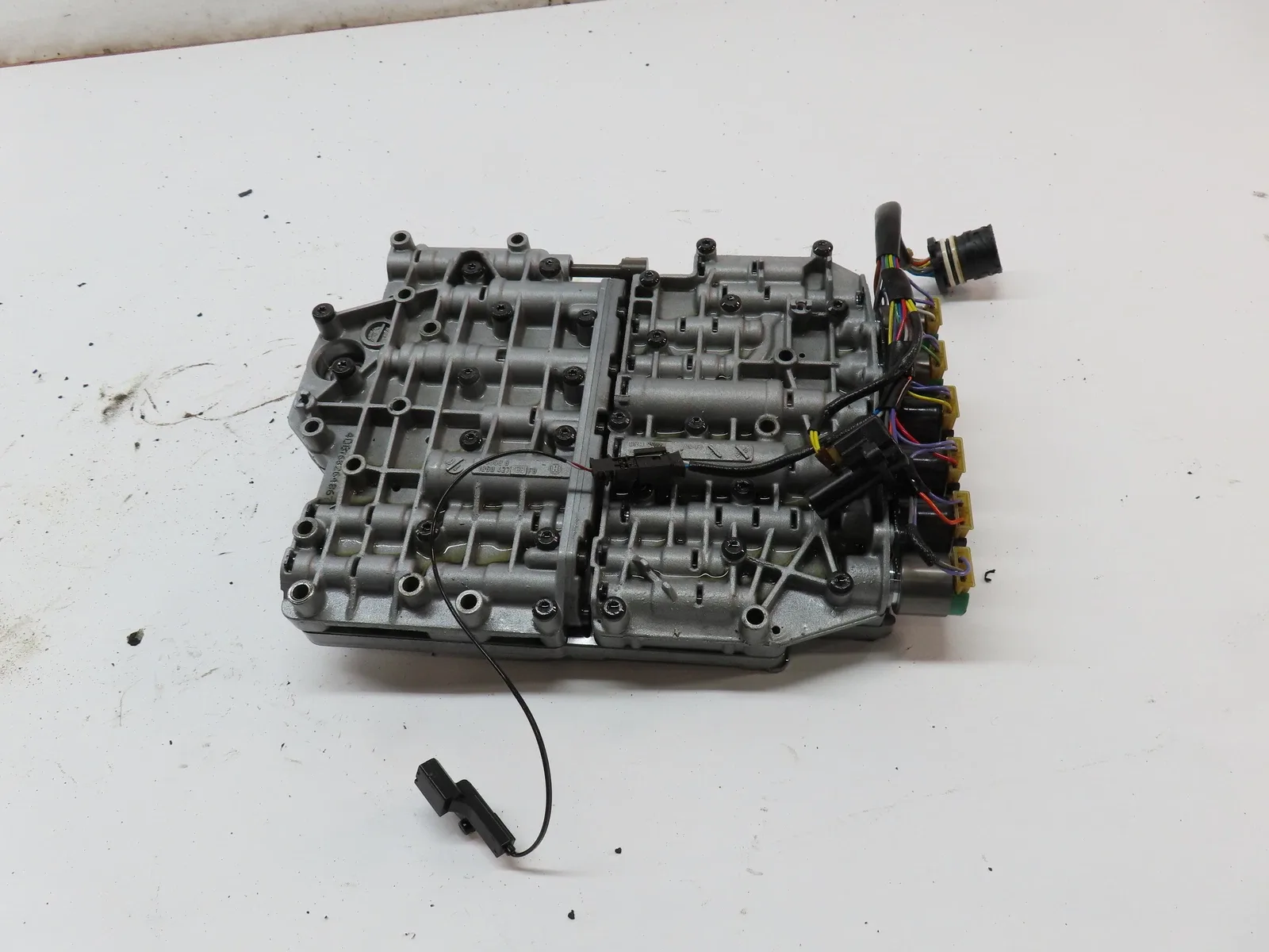 2003-2006 BMW 325i (E46) A5S360R/A5S390R Automatic Transmission Valve Body - 24347518769 image 2
