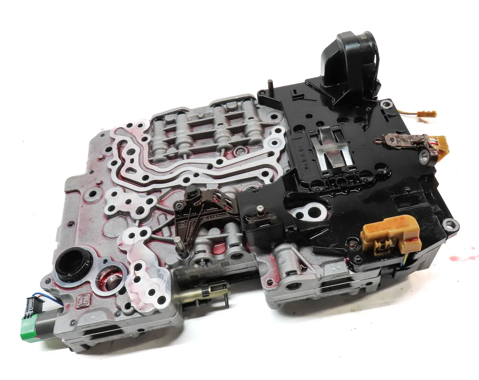 14-18 BMW 320i (F30) AWD 2.0T 8HP-45 A/T AUTO AUTOMATIC TRANSMISSION VALVE BODY image 2