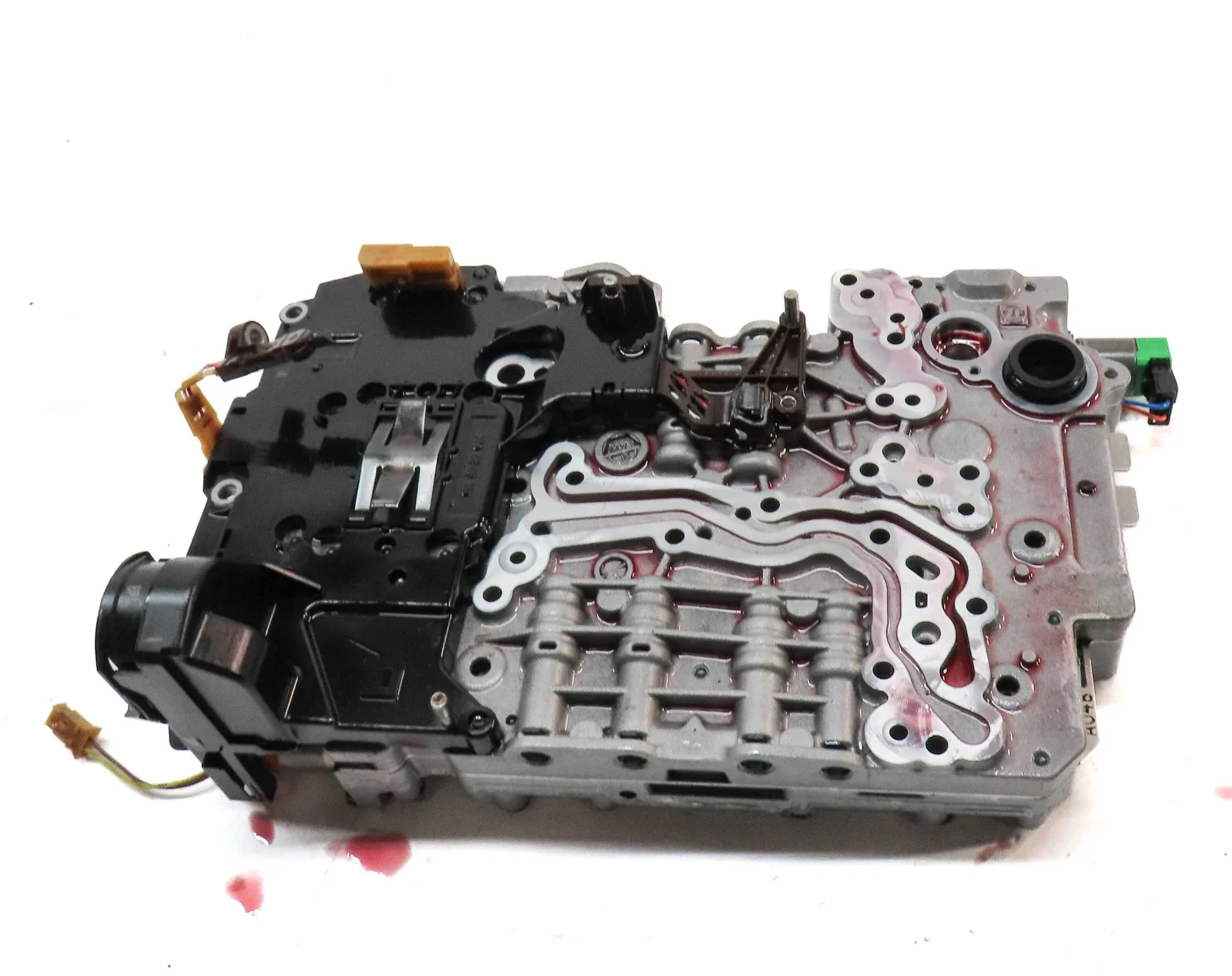 14-18 BMW 320i (F30) AWD 2.0T 8HP-45 A/T AUTO AUTOMATIC TRANSMISSION VALVE BODY image 4