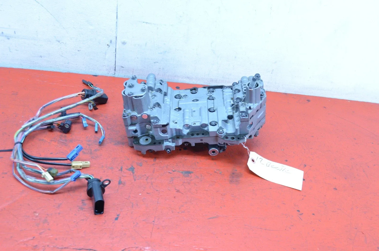 12-19 VOLKSWAGEN BEETLE 2.5L AUTOMATIC TRANSMISSION VALVE BODY OEM image 2