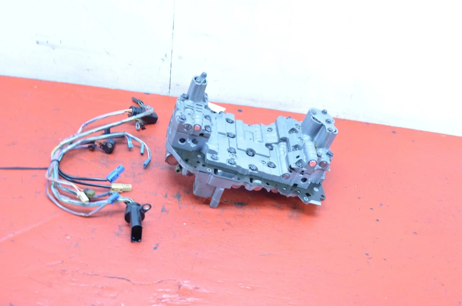 12-19 VOLKSWAGEN BEETLE 2.5L AUTOMATIC TRANSMISSION VALVE BODY OEM image 4