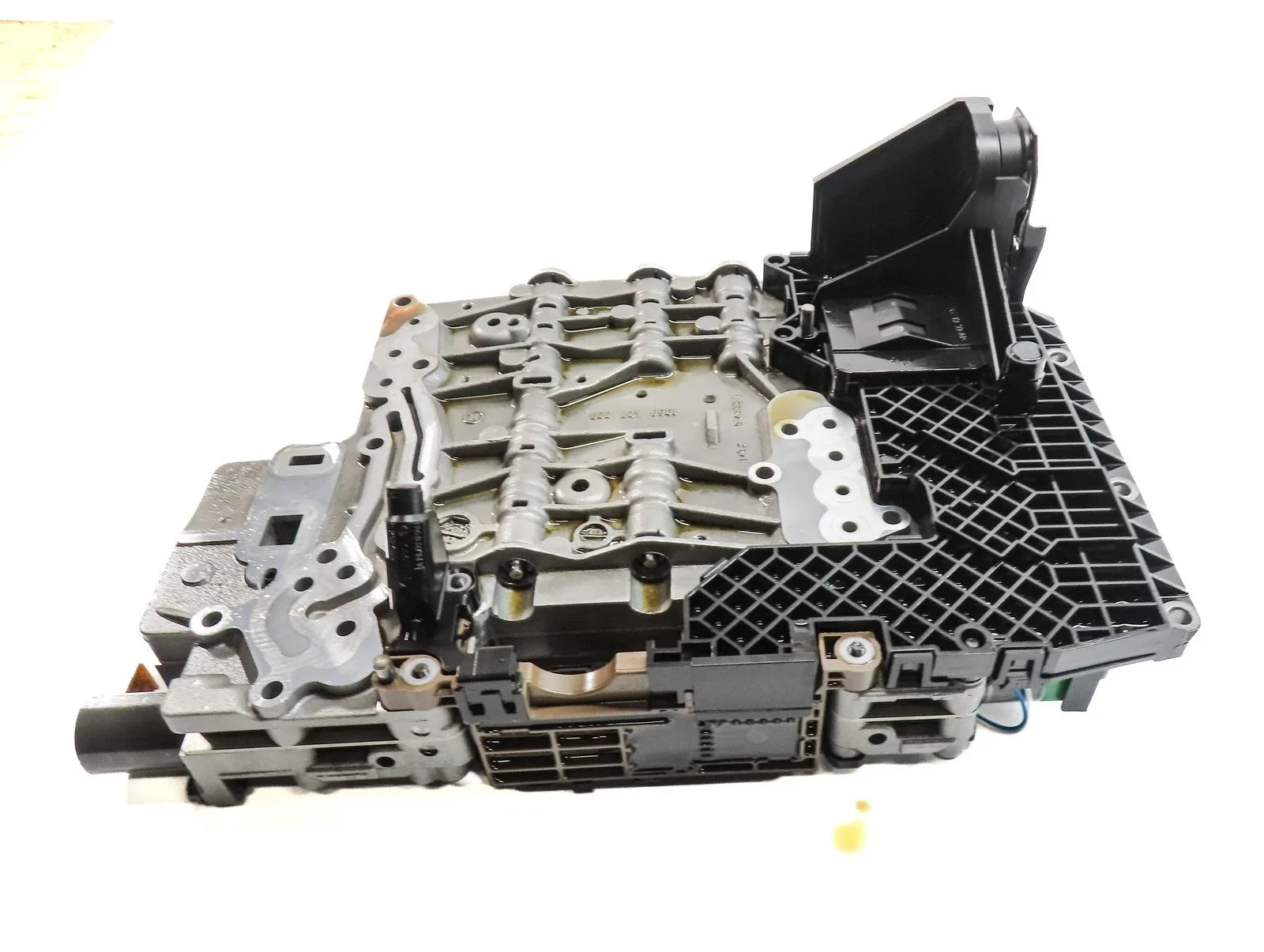 12-14 BMW X5M X6M ///M (E70 E71) 6HP26 AT AUTO AUTOMATIC TRANSMISSION VALVE BODY image 2