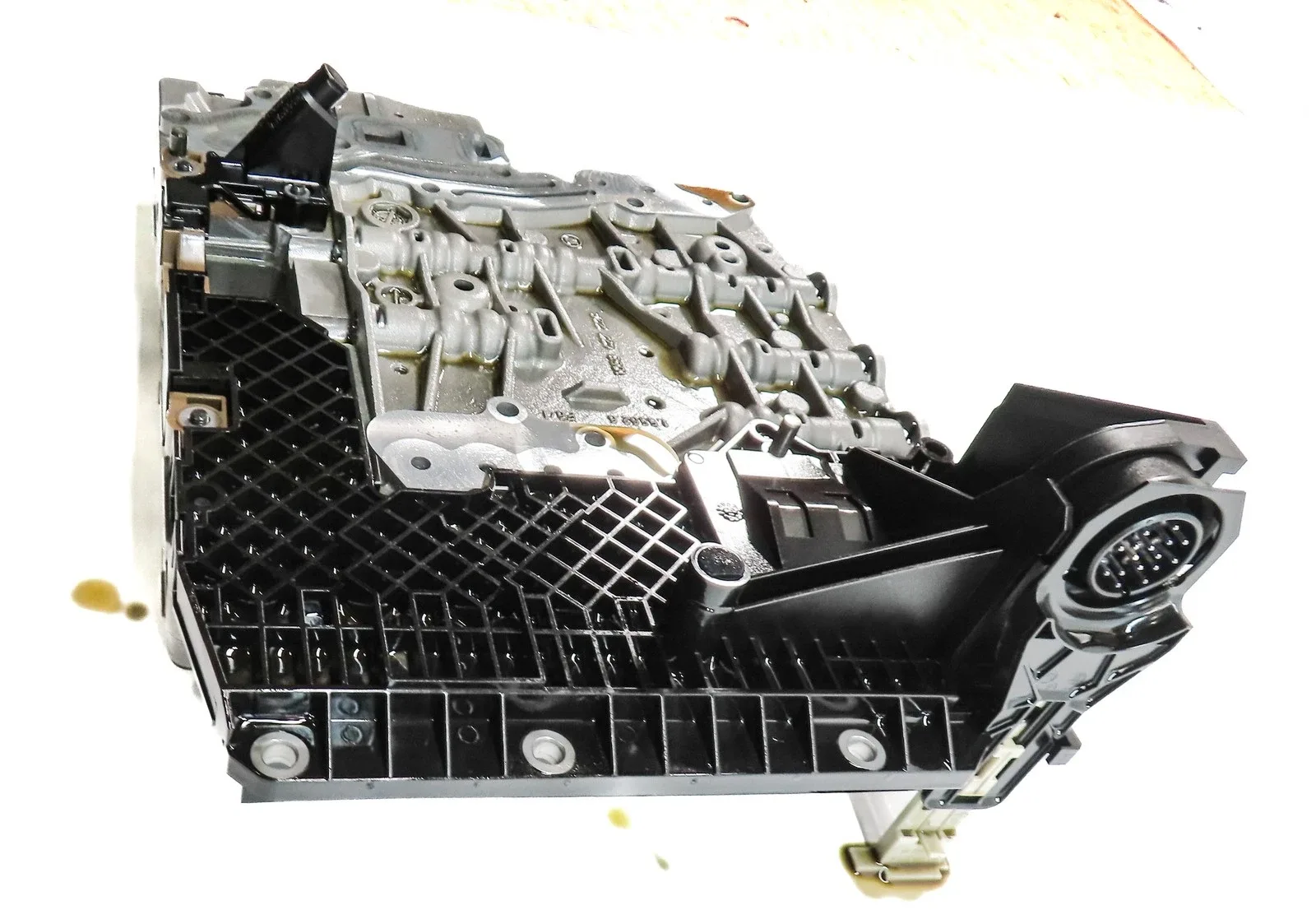 12-14 BMW X5M X6M ///M (E70 E71) 6HP26 AT AUTO AUTOMATIC TRANSMISSION VALVE BODY image 3