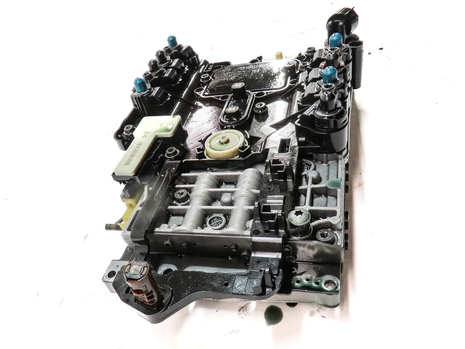 14-15 MERCEDES GLK350 X204 RWD AUTO TRANSMISSION VALVE BODY w/CONDUCTOR PLATE image 4