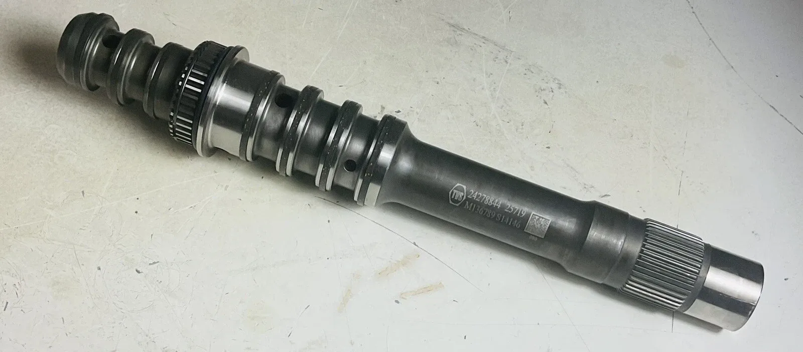 8L90Input Shaft, 10 13/16" Long, 41  Converter Splines, 41 Drum Splines w/pilot