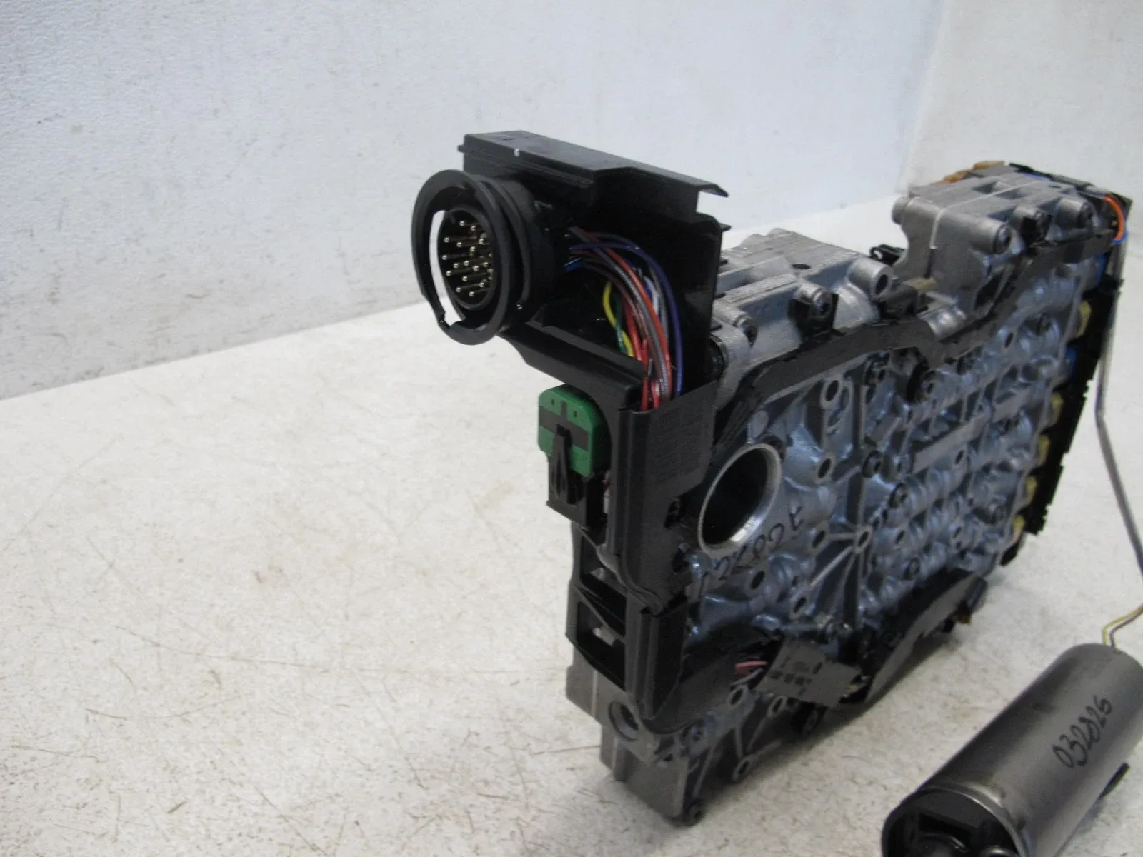 2018-2024 Audi B9 S5 Sportback / S4 / SQ5 Automatic Mechatronic Transmission Valve 8W0927158C image 3