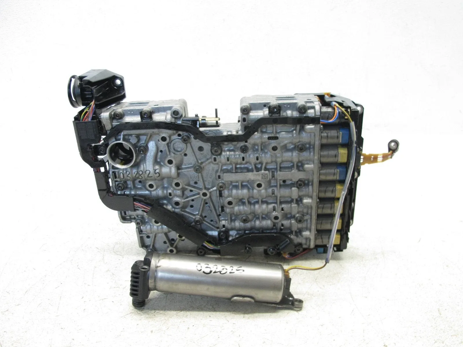 2018-2024 Audi B9 S5 Sportback / S4 / SQ5 Automatic Mechatronic Transmission Valve 8W0927158C