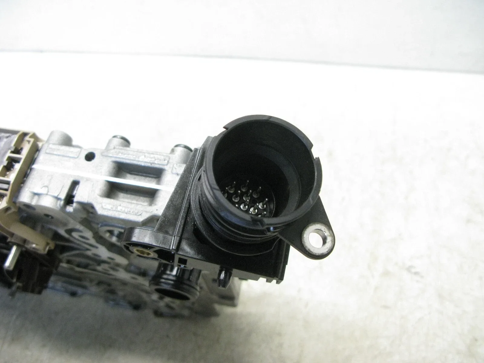 2013-2016 Audi B8 A4/A6/A7/Q5 Mechatronic Transmission Valve Body (PRU) - 1087427124 image 4