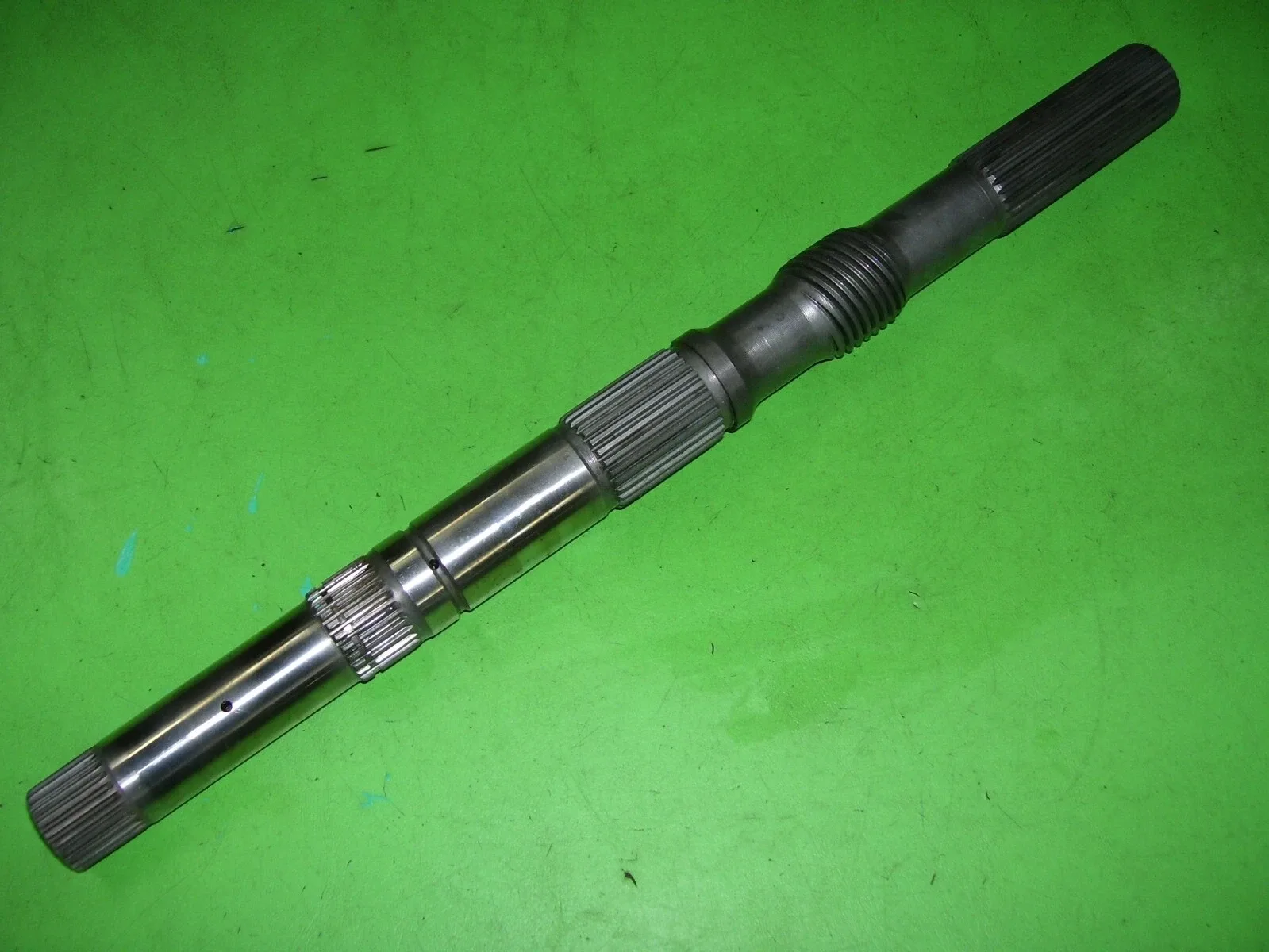 1985 Nissan 300ZX Z31 E4N71B Automatic Transmission OUTPUT SHAFT 85 image 2