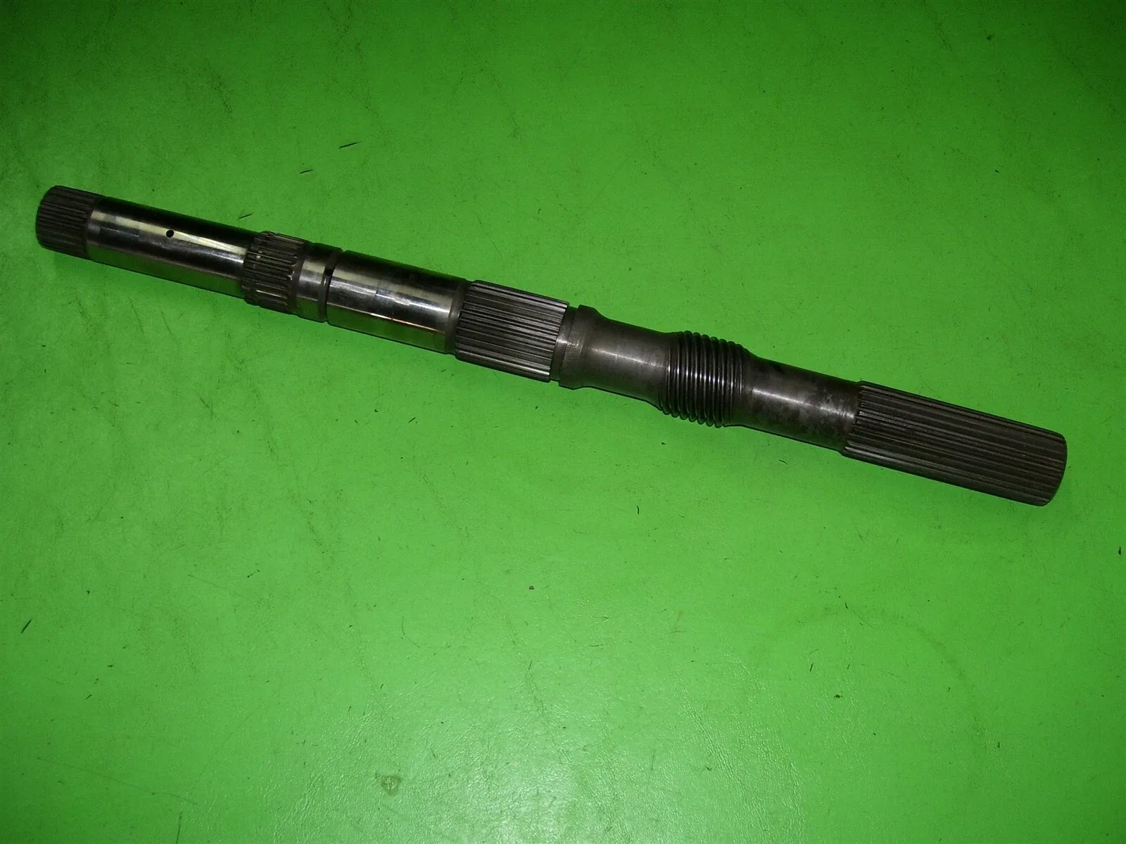 1985 Nissan 300ZX Z31 E4N71B Automatic Transmission OUTPUT SHAFT 85