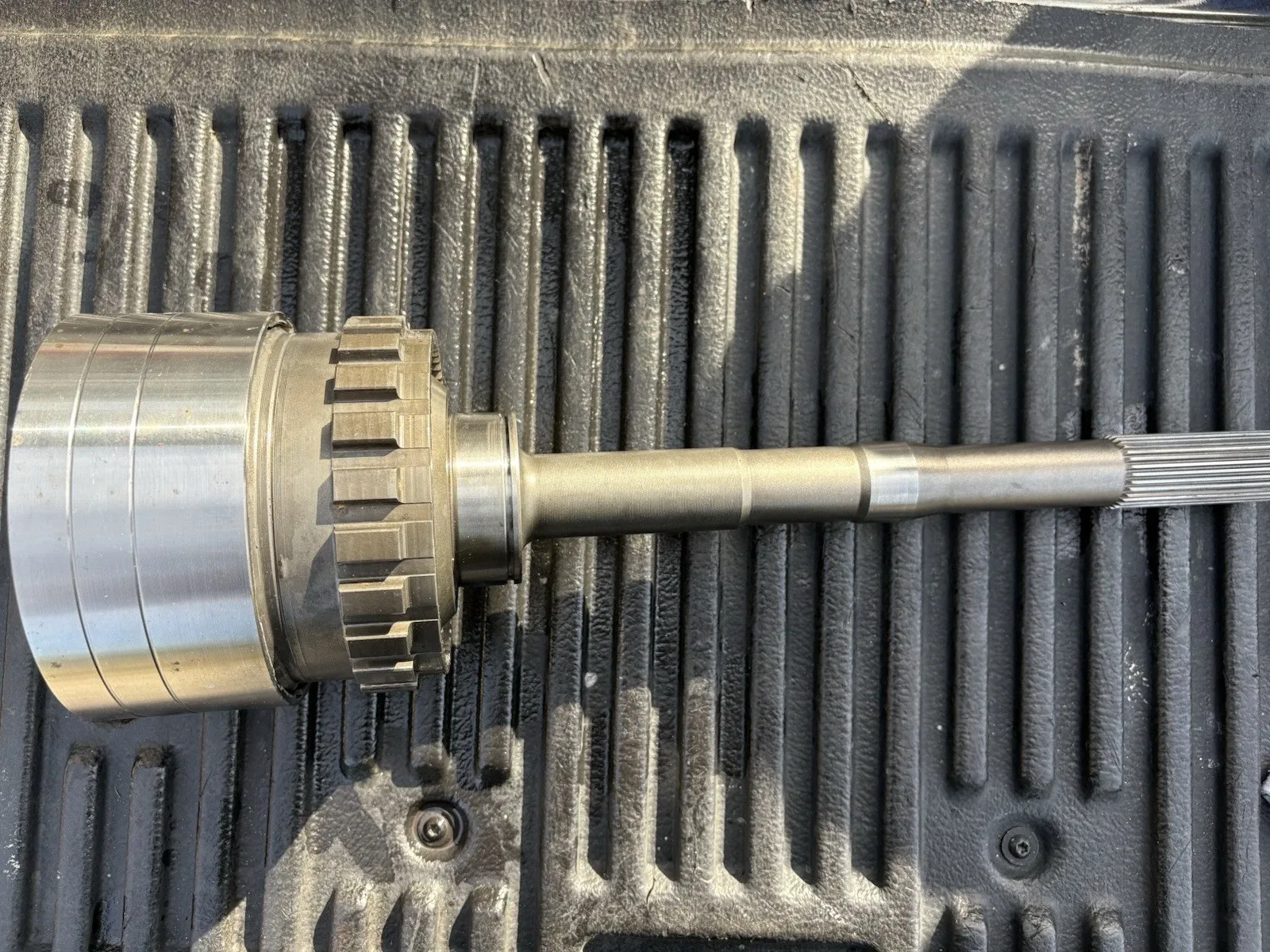 48re 2WD Output Shaft w/reverse drum hub
