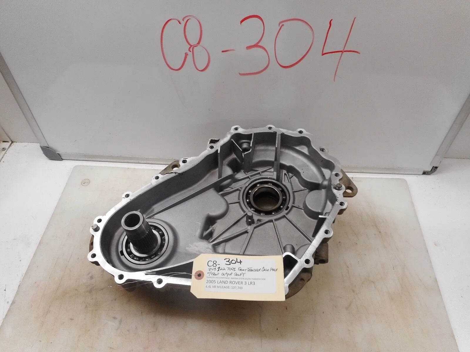 2005 LAND ROVER LR3 FRONT TRANSFER CASE HALF W/ FRONT OUTPUT SHAFT 8451227091 image 4