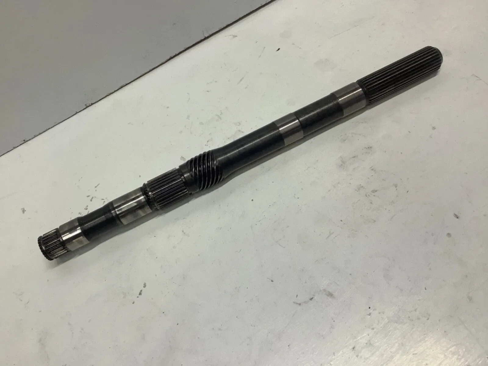 TH350 TURBO  TRANSMISSION MAIN OUT PUT SHAFT 18 1/2 LONG FOR 9 IN TAILHOUSING image 3