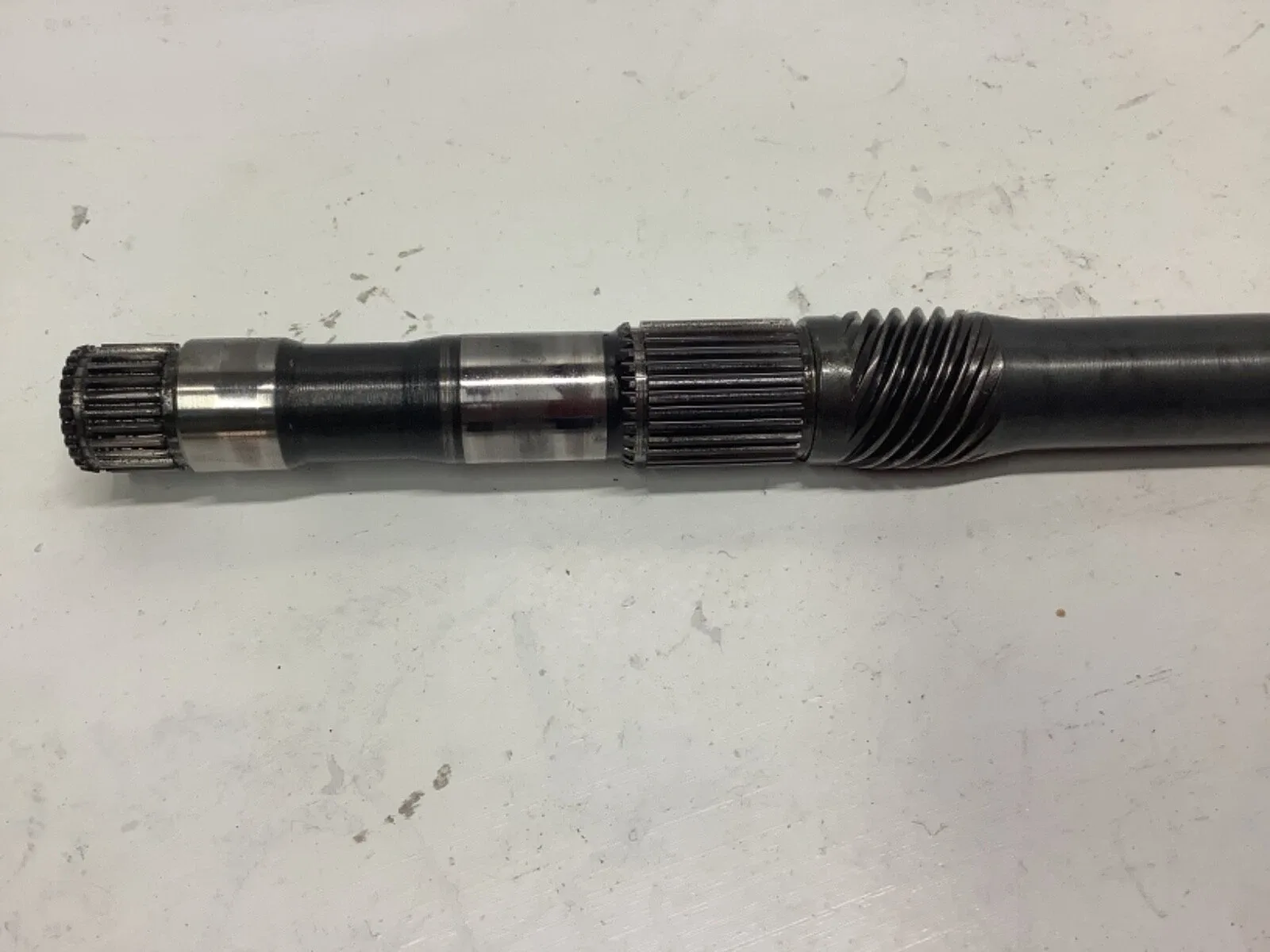 TH350 TURBO  TRANSMISSION MAIN OUT PUT SHAFT 18 1/2 LONG FOR 9 IN TAILHOUSING image 4