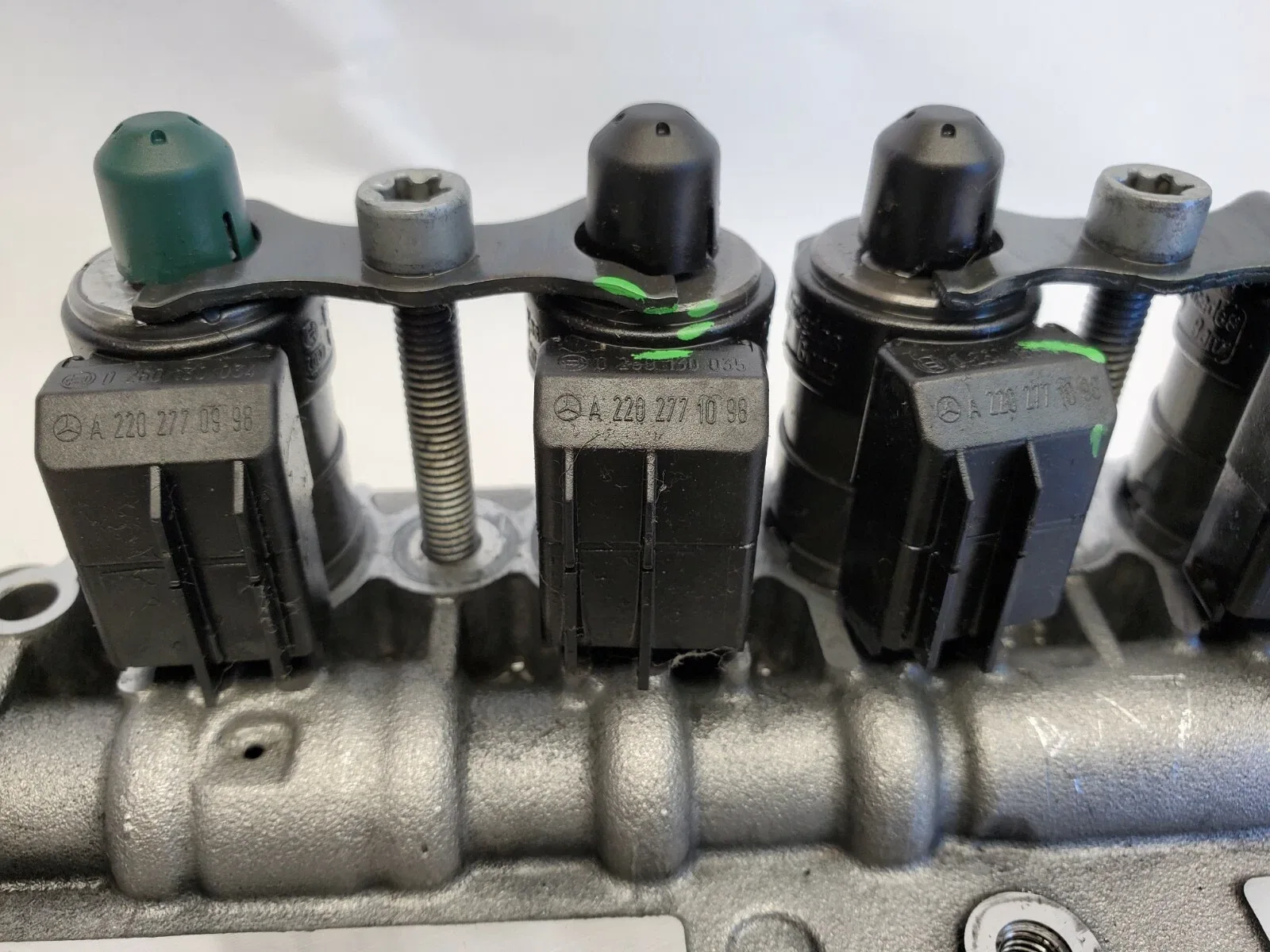 2005-2006 Mercedes-Benz S500 / CL500 722.9 (7G-Tronic) Transmission Valve Body R2202771401 image 3