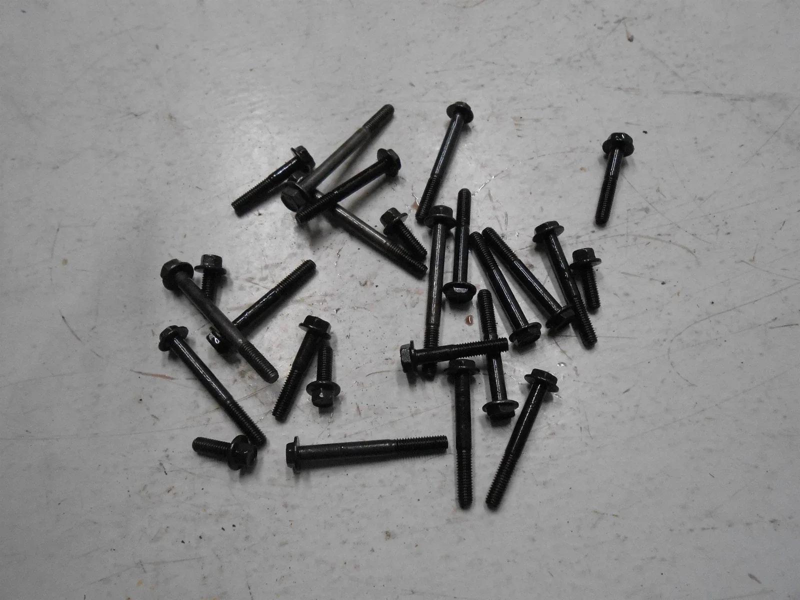 2008 Chevrolet Silverado 1500 Transmission Valve Body Bolts SMITLEY-390-14-277