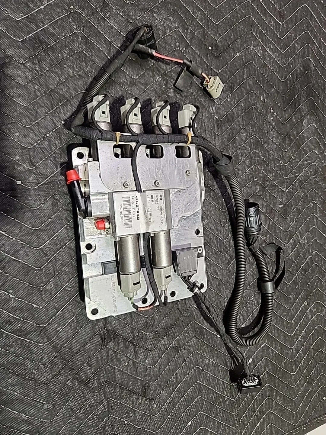 06-10 BMW E60 E63 M5 M6 SMG Transmission Hydraulic Solenoid Valve Block Unit OEM