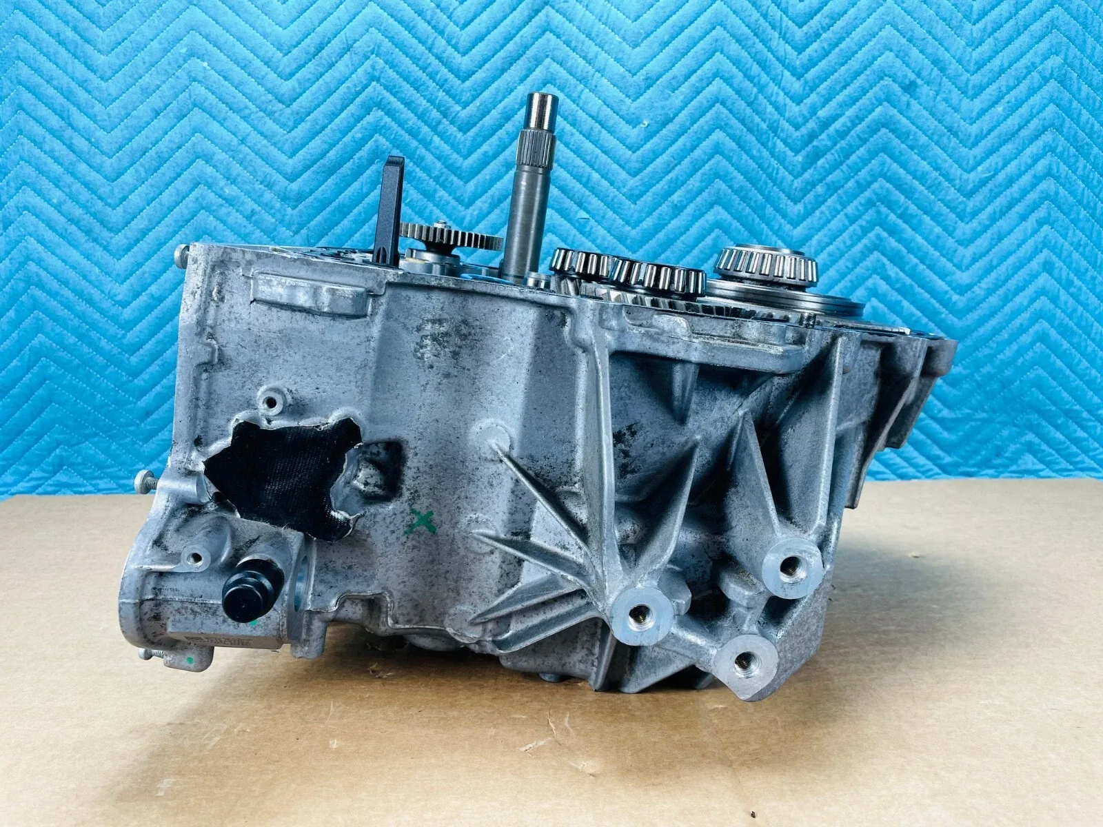 Mercedes CLA250 Automatic Transmission Less Valve Body & Housing Cover 14-17 OEM image 4