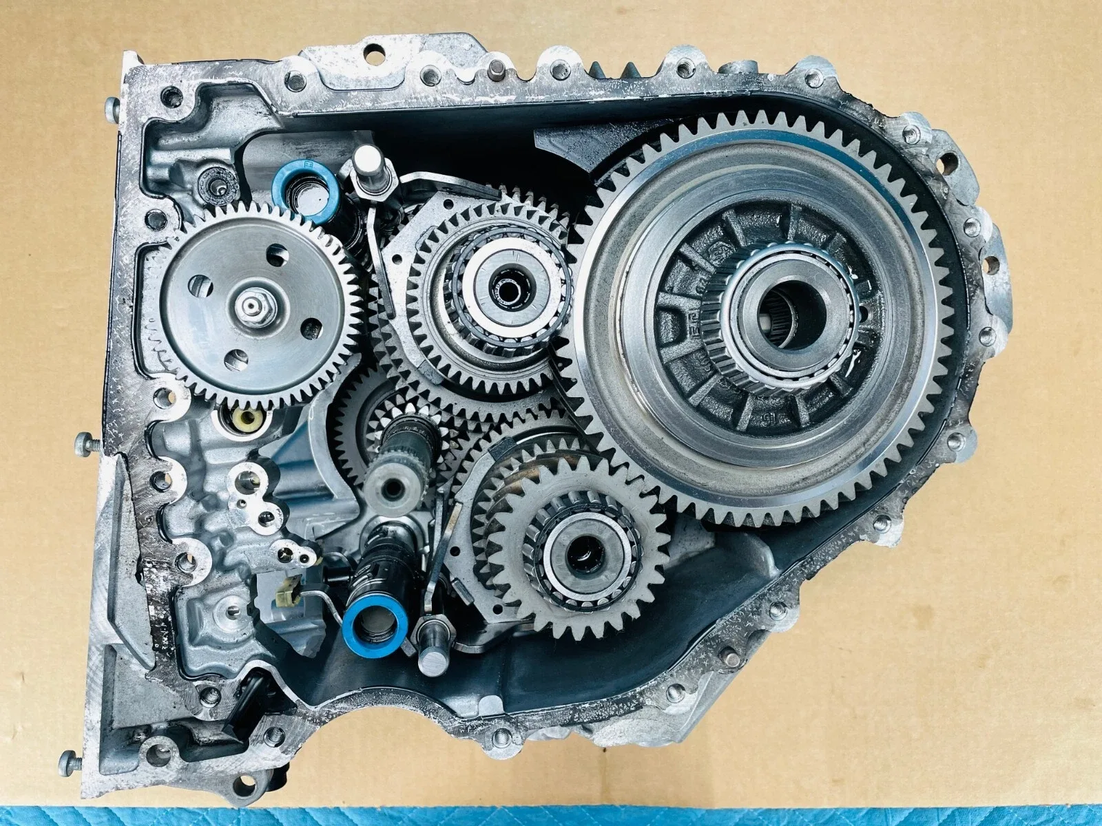 Mercedes CLA250 Automatic Transmission Less Valve Body & Housing Cover 14-17 OEM