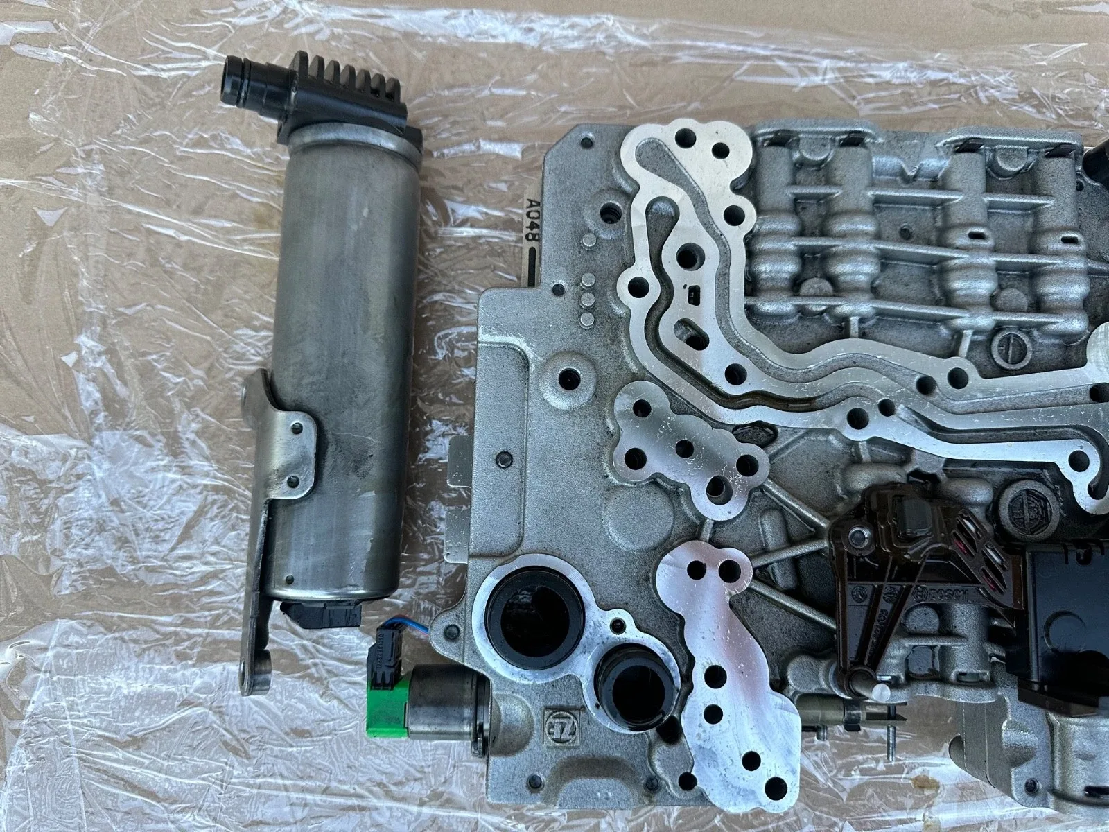 2014-2017 Land Rover Range Rover L405 Mechatronic Transmission valve Body image 4