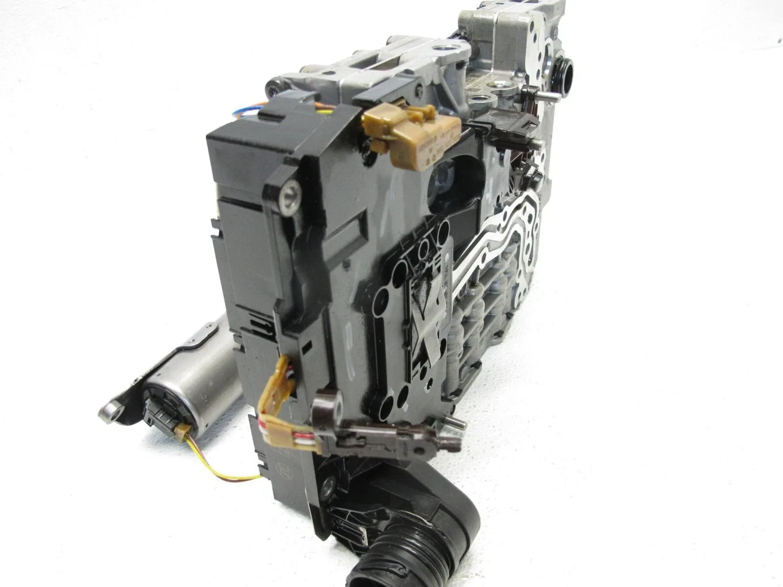 13 BMW F10 535i 3.0 xDRIVE AUTOMATIC MECHATRONIC TRANSMISSION VALVE BODY OEM 102 image 4