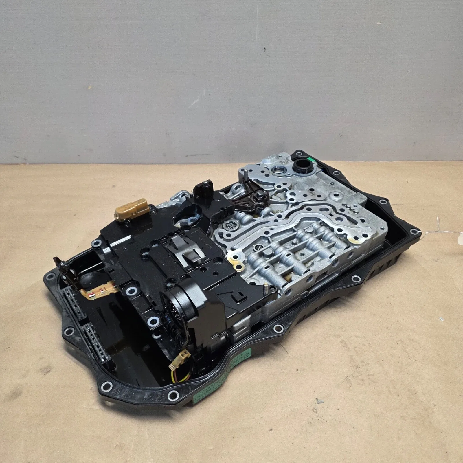 2011-2012 BMW 750Li F04 Transmission Valve Body Mechatronics GA8HP70H