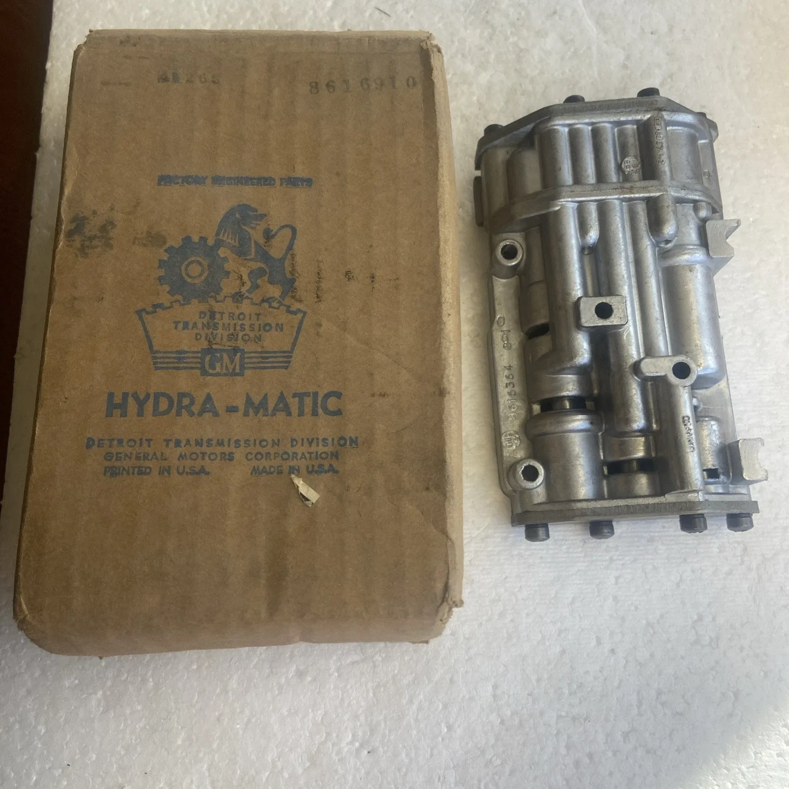 NOS 1956 Oldsmobile Transmission Shift Valve Body GM 8616910