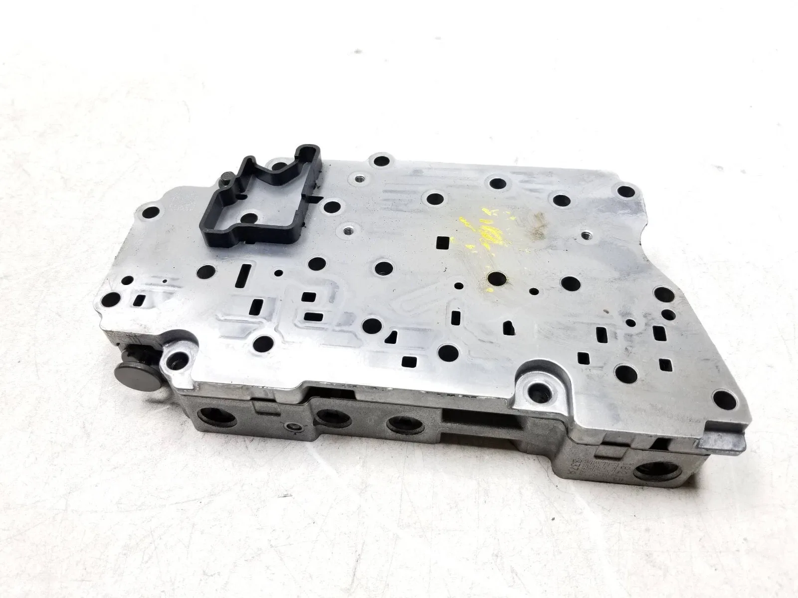 10-15 Chevrolet Equinox Automatic Transmission Valve Body Plate 2.4L OEM image 4