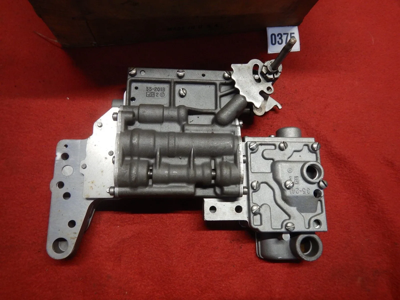 64 STUDEBAKER 6 CYL ALUMINUM CASE AUTOMATIC TRANSMISSION VALVE BODY 1562965 LARK image 2