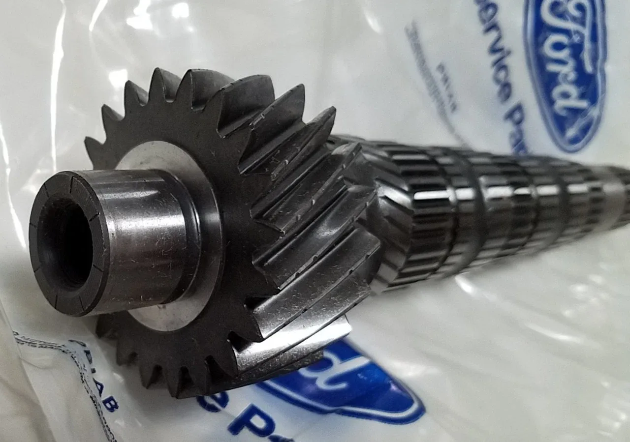 Ford Escort 5-Speed Transmission Output Shaft — F4CZ-7061-A image 4