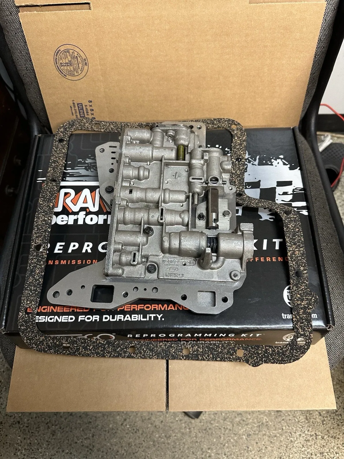 C6 VALVE BODY GAS W/REPROGRAMING KIT 67-1 & 2 E0AP-7A092-BA D7AP-7A101-AA 67-UP