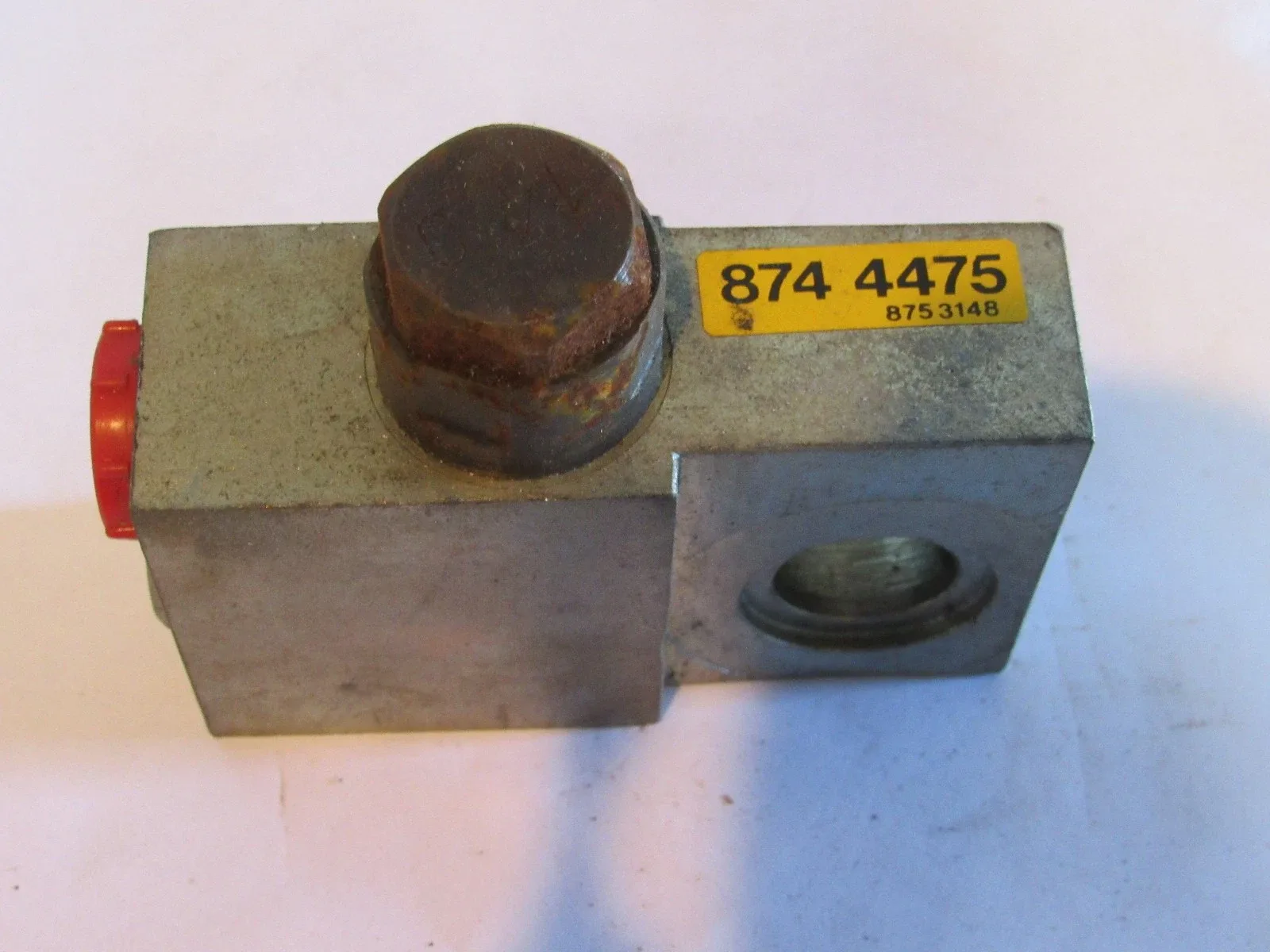 Valve Body 8744475 8753148 image 2