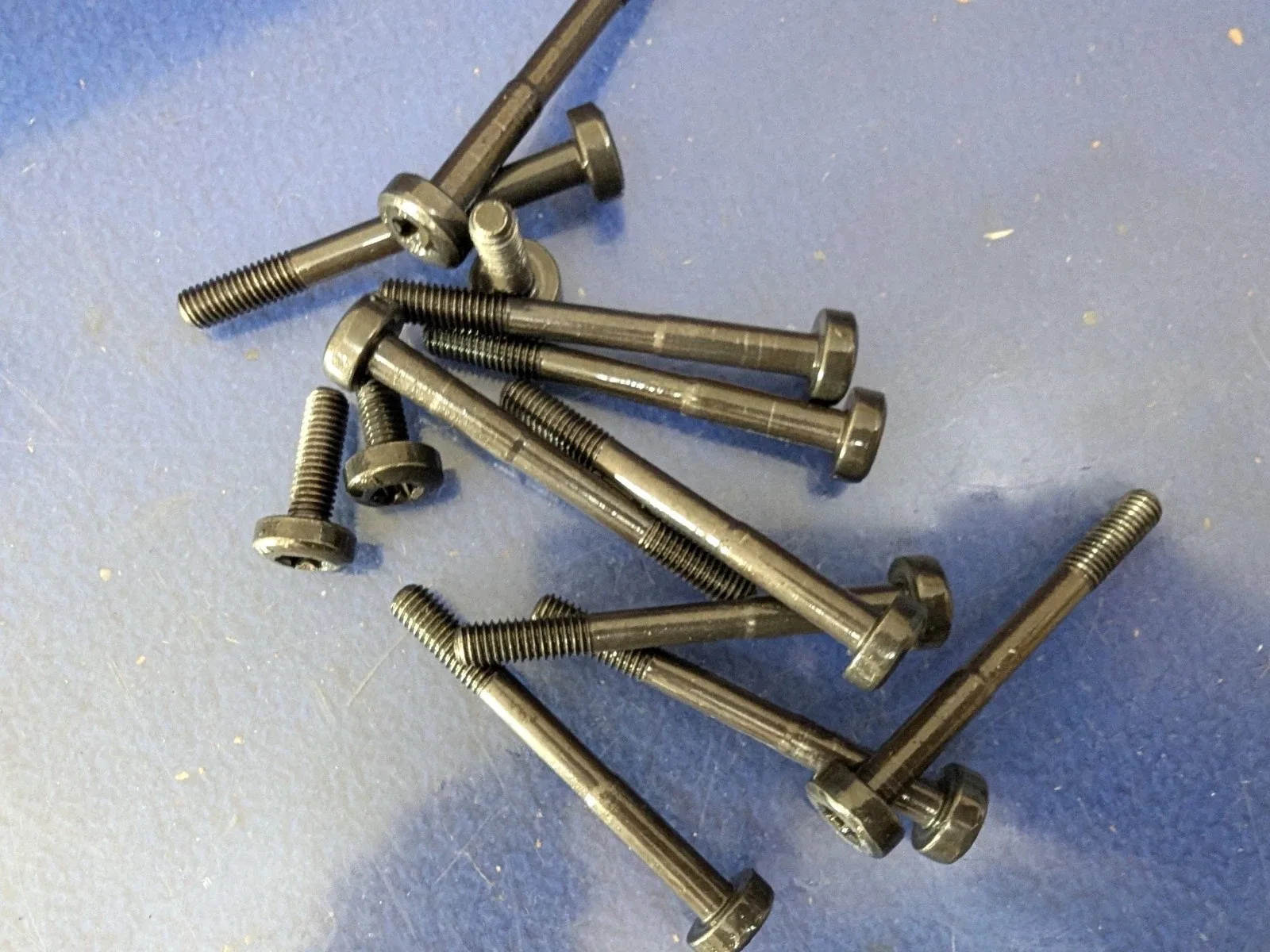 2010-2015 Jaguar XK / XJ / XF (5.0L V8) ZF 6HP28 Valve Body Bolts Set - 1068427229 image 2