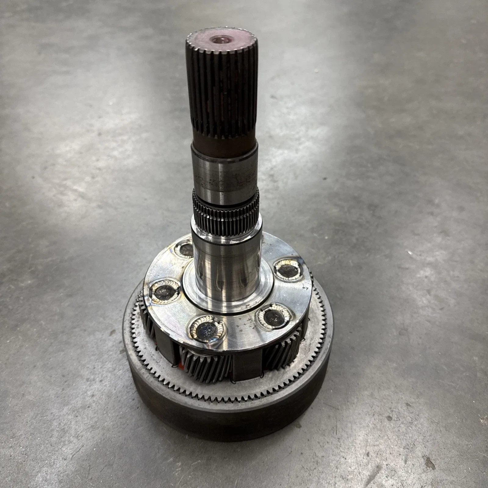 68RFE Input Planet Carrier Output Shaft with TIG Welded Pins